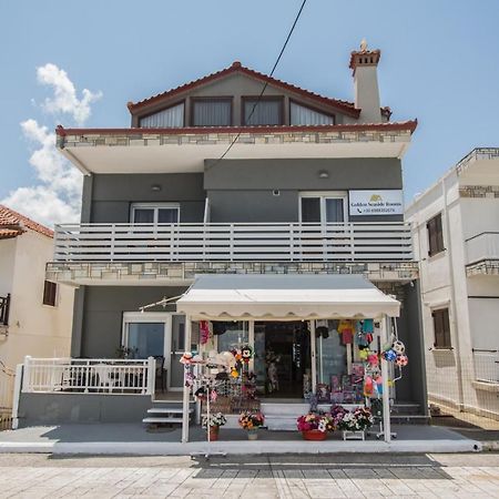 Golden Seaside 1 Apartment Nea Roda Bagian luar foto