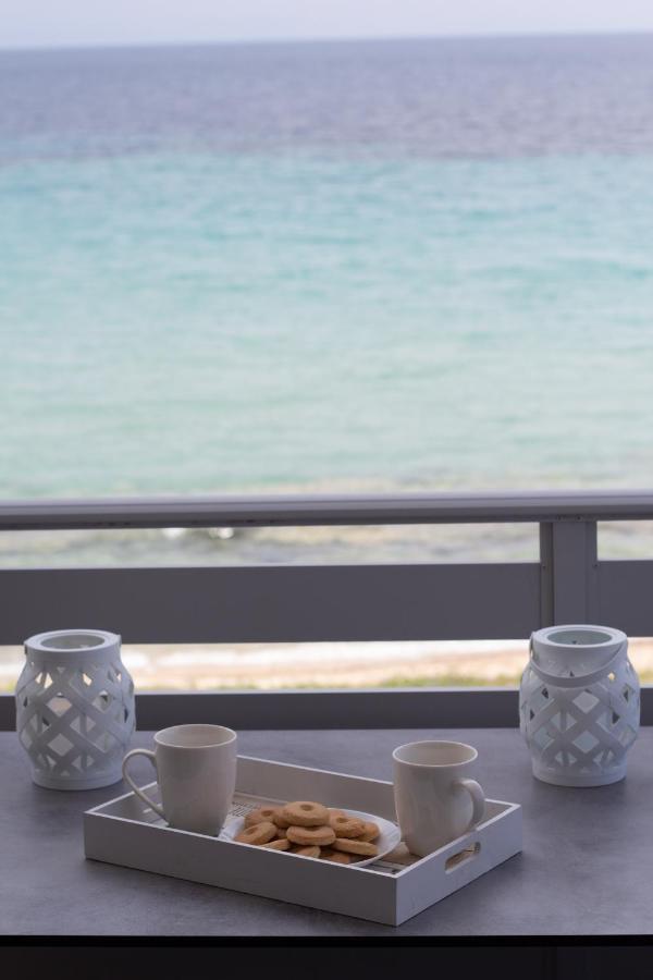 Golden Seaside 1 Apartment Nea Roda Bagian luar foto